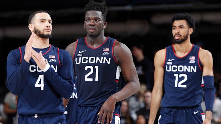 MBB: Villanova deals No. 17 Huskies worst loss, first losing streak
